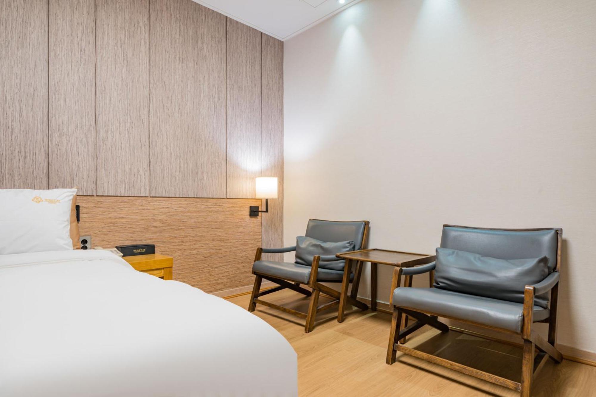 Yeosu Stay Hotel Rum bild