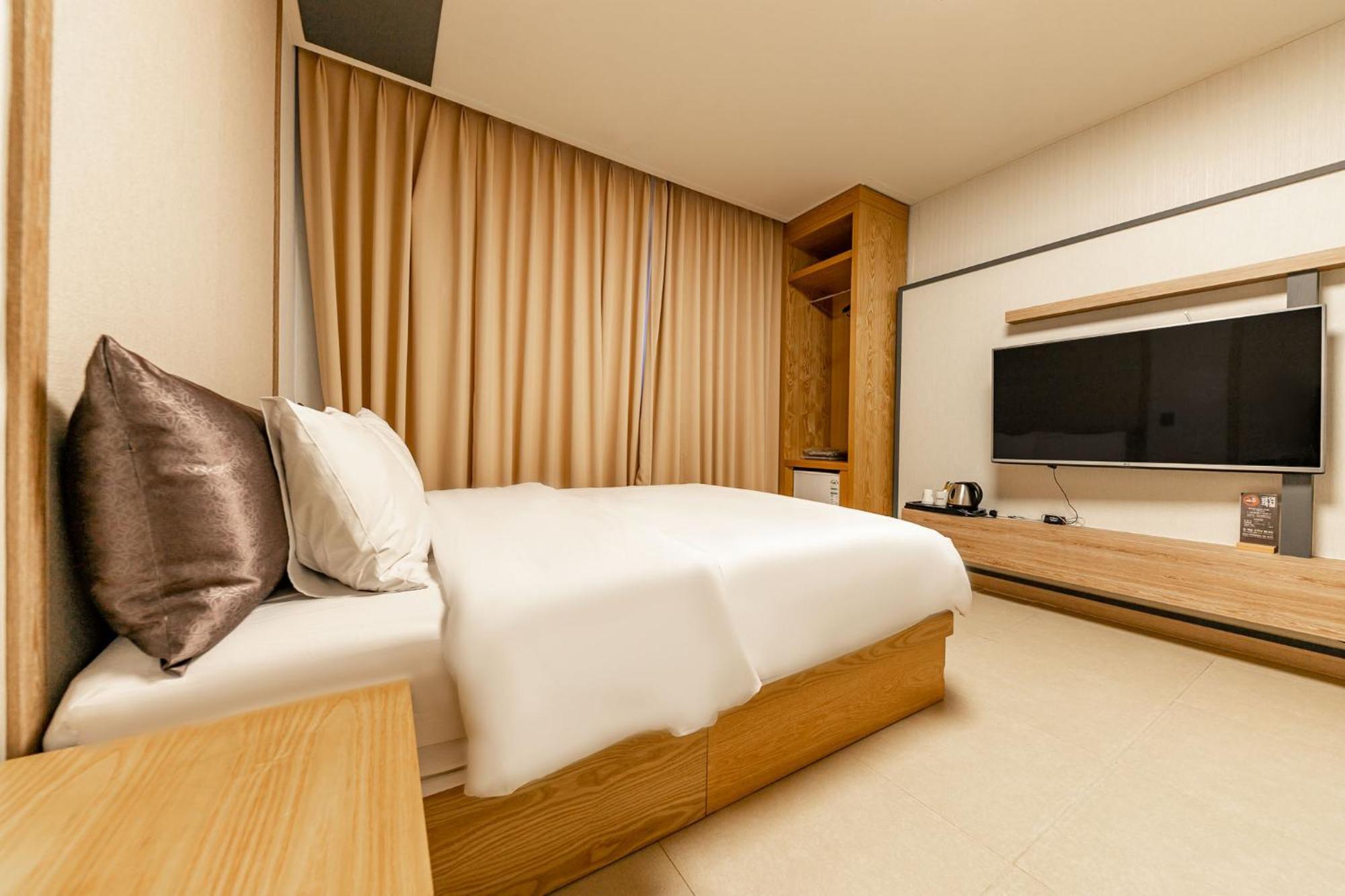 Yeosu Stay Hotel Rum bild