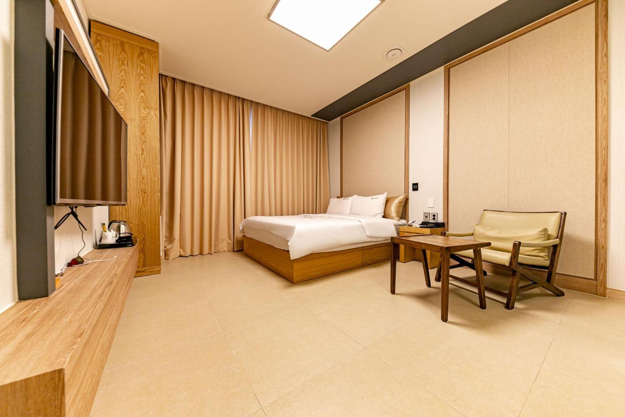 Yeosu Stay Hotel Rum bild